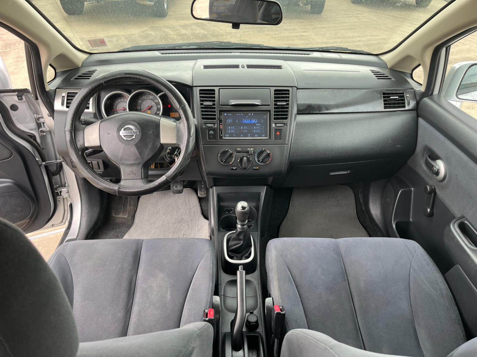 2009 SILVER /black Nissan Versa 1.8 S Hatchback (3N1BC13E09L) with an 1.8L L4 DOHC 16V engine, Manual transmission, located at 14700 Tomball Parkway 249, Houston, TX, 77086, (281) 444-2200, 29.928619, -95.504074 - Photo #10